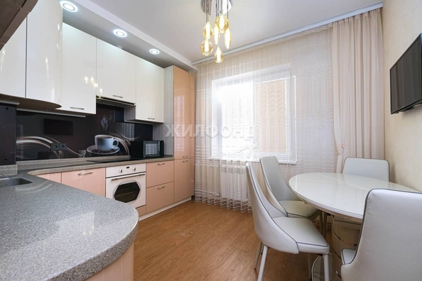 
   Продам 2-комнатную, 56.3 м², Тюленина ул, 14

. Фото 7.