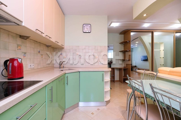 
   Продам 3-комнатную, 58.9 м², Забалуева ул, 60

. Фото 7.