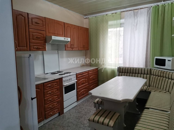 
   Продам 3-комнатную, 63 м², Тюленина ул, 1/2

. Фото 1.