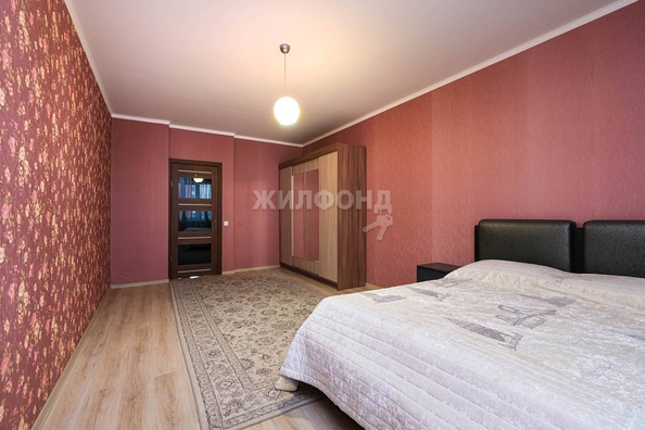 
   Продам 3-комнатную, 103.3 м², Сухарная ул, 96/2

. Фото 25.