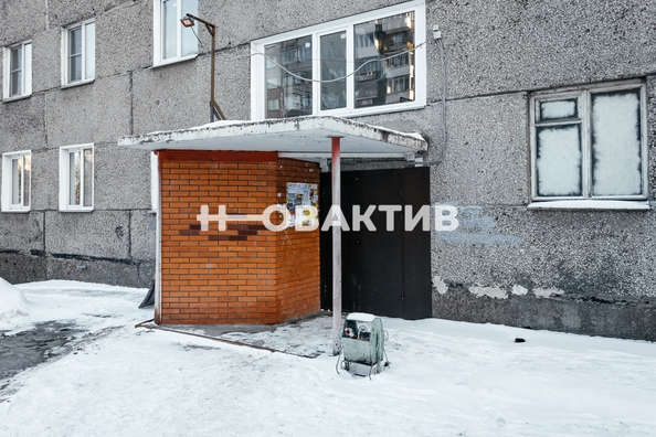 
   Продам 4-комнатную, 68.3 м², Героев Революции ул, 30/1

. Фото 17.