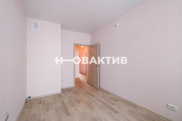 
   Продам 2-комнатную, 53.2 м², Петухова ул, 162

. Фото 13.