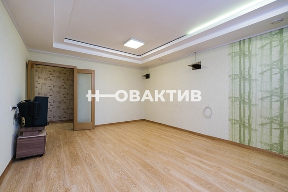 
   Продам 2-комнатную, 76 м², Татьяны Снежиной ул, 51

. Фото 11.