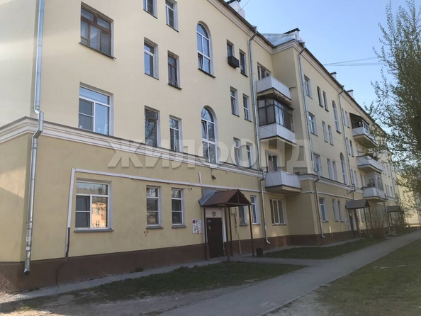 
  Продается 3-комн. квартира, 83 м², Военный городок ул, д. 102
. Фото 4.