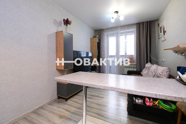 
   Продам 2-комнатную, 46 м², Николая Островского ул, 120

. Фото 12.