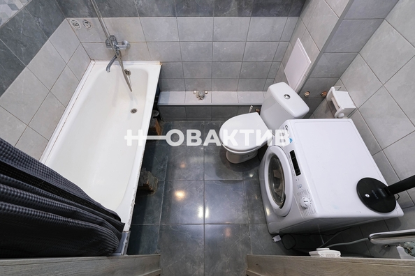 
   Продам 1-комнатную, 35 м², Романтиков ул, 12

. Фото 15.