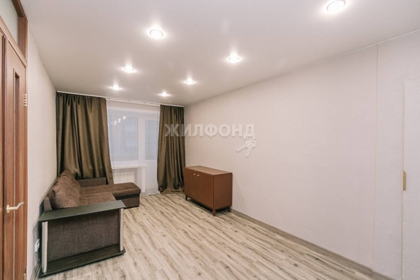 
   Продам 1-комнатную, 31.8 м², Ватутина ул, 18а

. Фото 2.