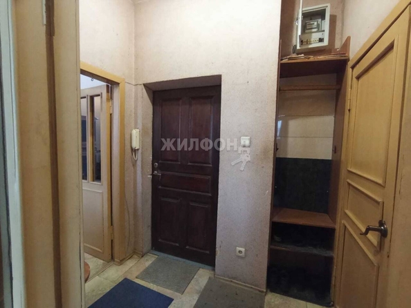 
   Продам 1-комнатную, 33.3 м², Героев Революции ул, 100

. Фото 2.