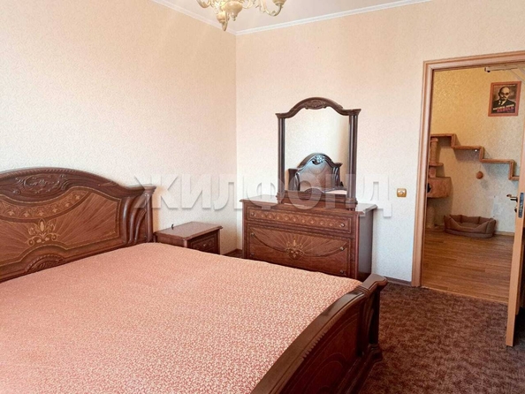 
   Продам 2-комнатную, 59.2 м², Есенина ул, 31/1

. Фото 16.