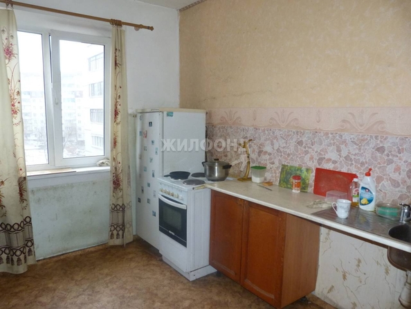 
   Продам 2-комнатную, 53.4 м², Связистов ул, 113

. Фото 9.