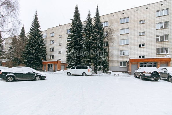 
   Продам 3-комнатную, 86 м², Краснообск, 42

. Фото 32.