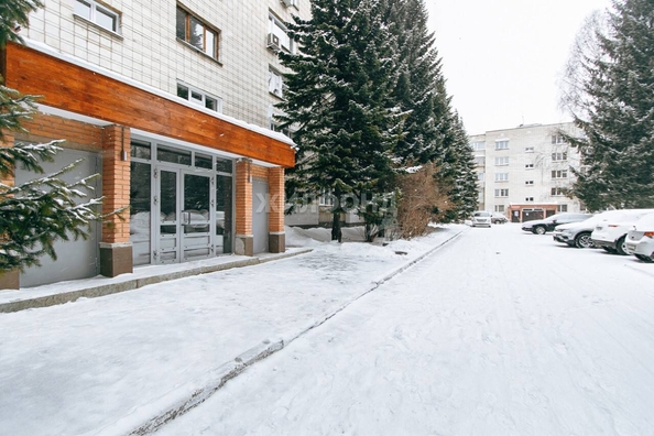 
   Продам 3-комнатную, 86 м², Краснообск, 42

. Фото 33.