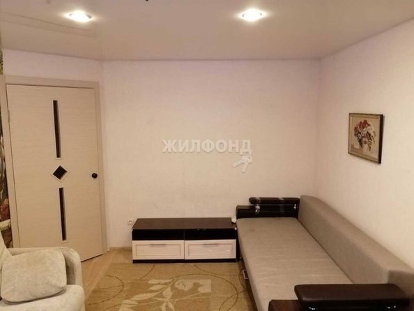 
   Продам 1-комнатную, 28.5 м², Петухова ул, 34

. Фото 2.