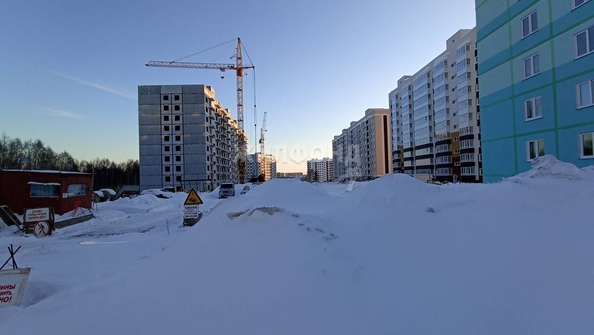 
   Продам 1-комнатную, 49 м², В. Высоцкого ул, 144/2

. Фото 1.