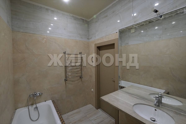 
   Продам 4-комнатную, 114.6 м², Семьи Шамшиных ул, 26/1

. Фото 23.