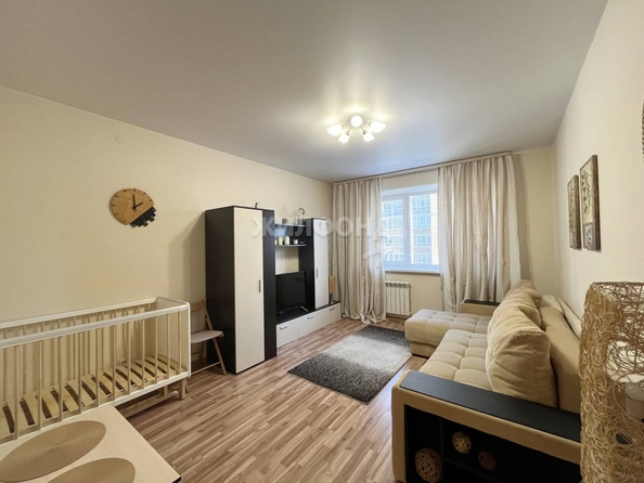 
   Продам 1-комнатную, 37.8 м², Романтиков ул, 10

. Фото 1.