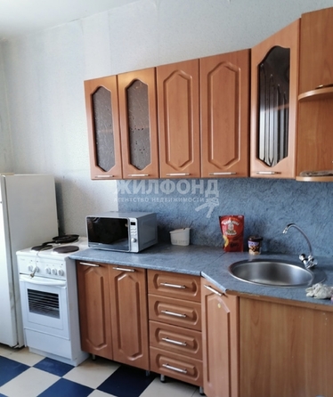 
  Сдам в аренду 1-комнатную квартиру, 53 м², Новосибирск

. Фото 1.