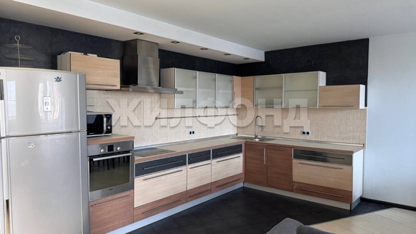 
  Сдается 3-комн. квартира 116 м². Фото 2.