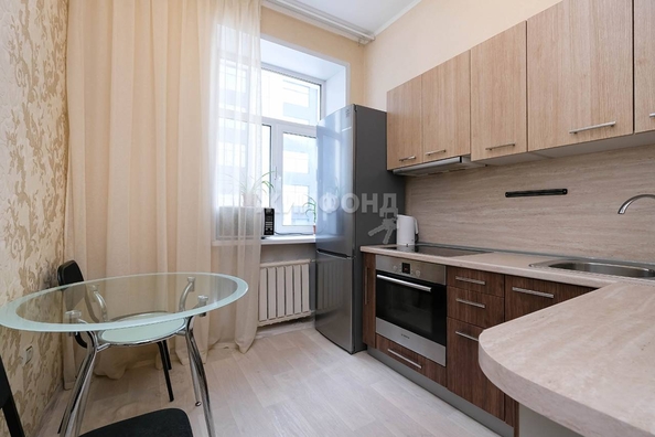 
   Продам 2-комнатную, 52 м², Каменская ул, 3

. Фото 1.