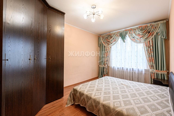 
   Продам 3-комнатную, 65.4 м², Ленина ул, 20

. Фото 4.