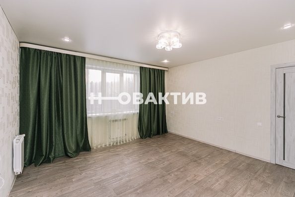 
   Продам 2-комнатную, 55.4 м², Объединения ул, 24

. Фото 1.