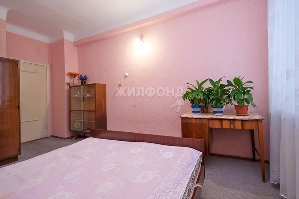 
   Продам 2-комнатную, 59 м², Сибиряков-Гвардейцев ул, 23

. Фото 9.