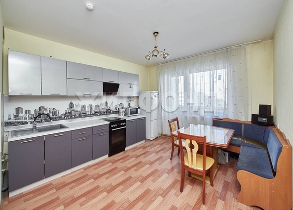 
   Продам 3-комнатную, 73 м², Тюленина ул, 14

. Фото 4.