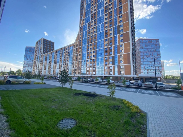 
   Продам 4-комнатную, 92.6 м², Ясный Берег ул, 12

. Фото 2.