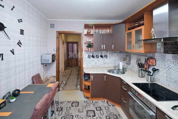 
   Продам 4-комнатную, 78.2 м², Связистов ул, 113

. Фото 14.