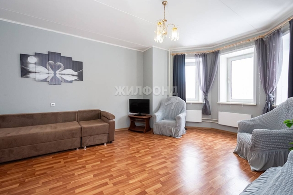 
   Продам 1-комнатную, 48 м², Тюленина ул, 19

. Фото 5.