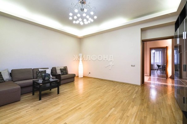 
   Продам 3-комнатную, 112.2 м², Толстого ул, 5

. Фото 11.