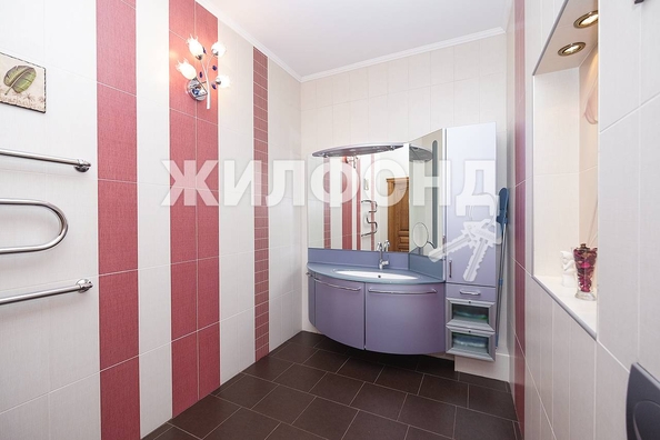 
   Продам дом, 556 м², Новосибирск

. Фото 19.