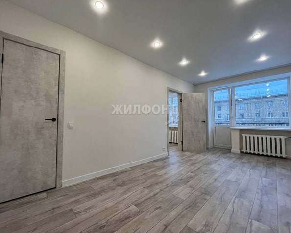 
   Продам 2-комнатную, 38.8 м², Титова ул, 16

. Фото 1.