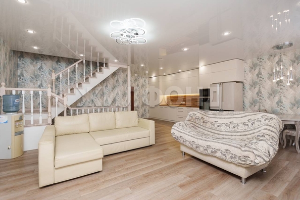 
   Продам дом, 212.9 м², Новосибирск

. Фото 1.