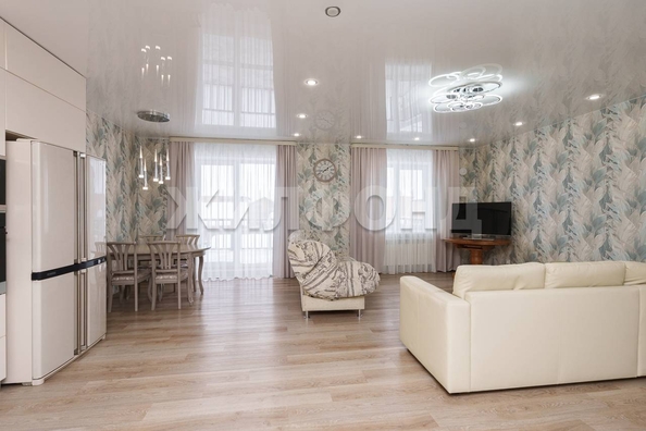 
   Продам дом, 212.9 м², Новосибирск

. Фото 6.