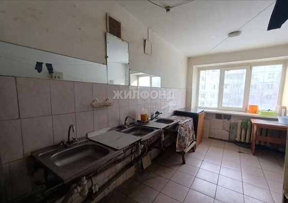 
   Продам секционку, 13.6 м², Петухова ул, 53

. Фото 7.