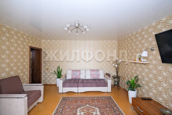 
   Продам 3-комнатную, 77.3 м², Пятницкого ул, 7

. Фото 2.