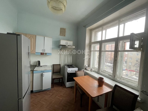 
   Продам 2-комнатную, 55.1 м², Титова ул, 22

. Фото 4.