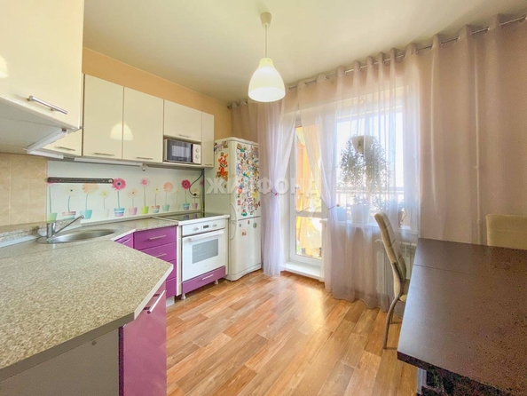 
   Продам 2-комнатную, 55.1 м², Тюленина ул, 28/1

. Фото 1.