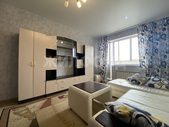 
  Сдам в аренду 1-комнатную квартиру, 40 м², Новосибирск

. Фото 1.