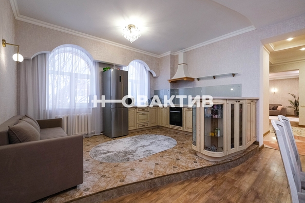 
   Продам коттедж, 300 м², Новолуговое

. Фото 7.