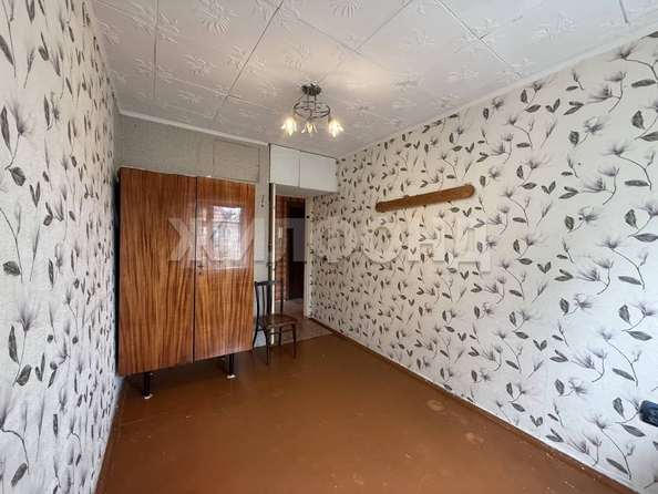 
  Продается 2-комн. квартира, 43.2 м², Есенина ул, д. 61
. Фото 3.