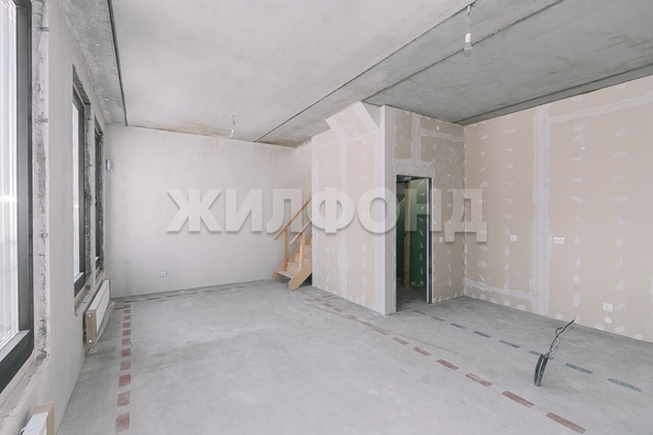 
   Продам 3-комнатную, 156 м², 3-й микрорайон, 1

. Фото 4.