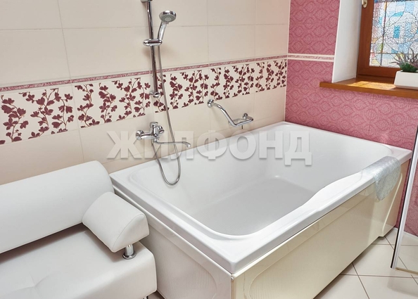 
   Продам дом, 600 м², Криводановка село

. Фото 10.