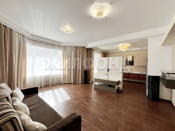 
   Продам 3-комнатную, 99.2 м², Красный пр-кт, 153Б

. Фото 2.