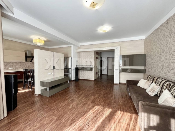 
   Продам 3-комнатную, 99.2 м², Красный пр-кт, 153Б

. Фото 4.