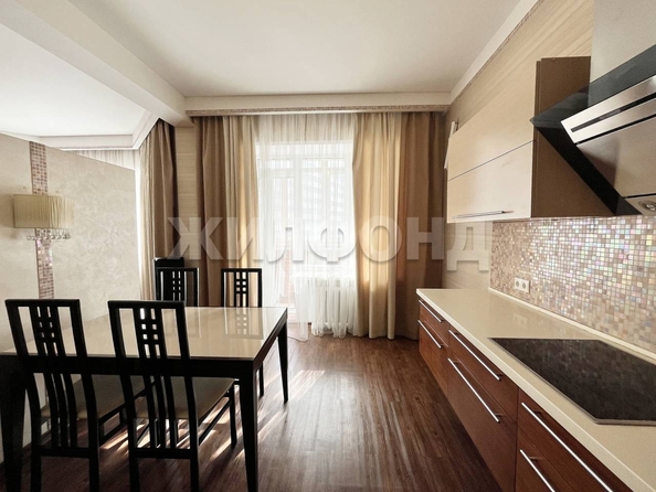 
   Продам 3-комнатную, 99.2 м², Красный пр-кт, 153Б

. Фото 6.