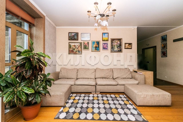 
   Продам 4-комнатную, 111.8 м², Урицкого ул, 13

. Фото 2.