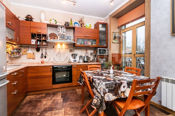 
   Продам 4-комнатную, 111.8 м², Урицкого ул, 13

. Фото 5.