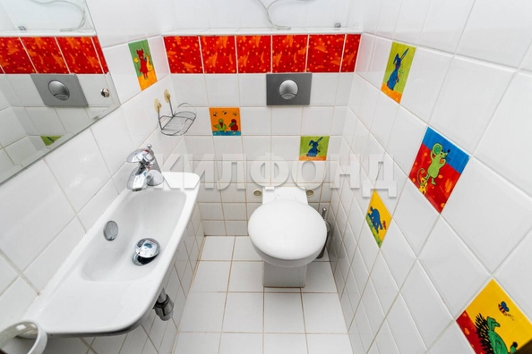 
   Продам 4-комнатную, 111.8 м², Урицкого ул, 13

. Фото 17.
